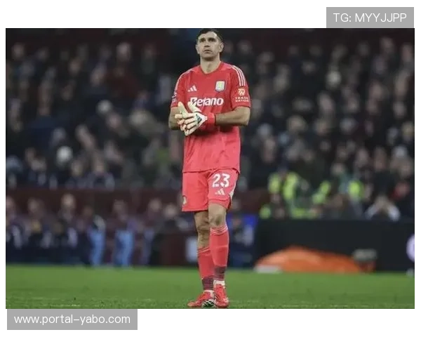 马丁内斯复出后传球成功率高达95% 成曼联防守核心 马丁内斯复出后传球成功率高达95% 成曼联防守核心